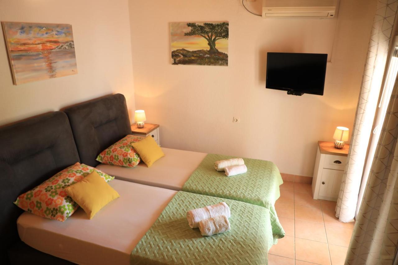 Apartmani Sarlija ปาโกชตาเน ภายนอก รูปภาพ